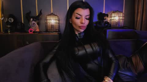 Snapshot of mistresselenia chatting on 12-04-24, 03:21 Elenia online show from 12-04-24, 03:21