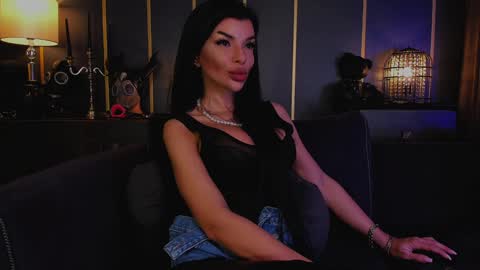 Snapshot of mistresselenia chatting on 01-05-25, 10:21 Elenia online show from 01-05-25, 10:21