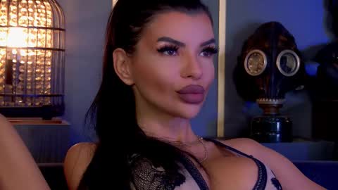 Snapshot of mistresselenia chatting on 10-07-25, 12:24 Elenia online show from 10-07-25, 12:24