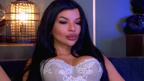 Elenia online show from 12-16-25, 11:37