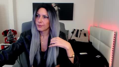 MistressEvelyn  online show from 12-23-24, 06:11
