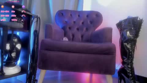 Snapshot of mistressjm_ chatting on 02-27-25, 10:20 Jhadee online show from 02-27-25, 10:20
