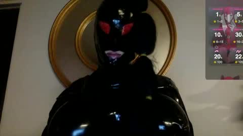Snapshot of mistresslatexxx chatting on 02-25-25, 10:37 Bianca online show from 02-25-25, 10:37