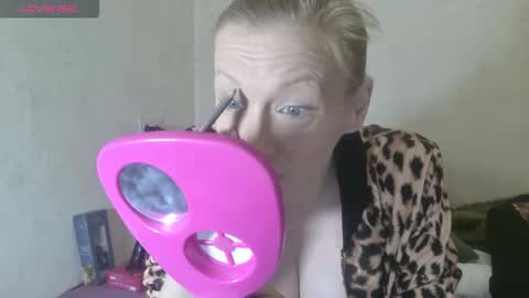Snapshot of mistressmilly32 chatting on 01-08-26, 09:22 mistressmilly32 online show from 01-08-26, 09:22