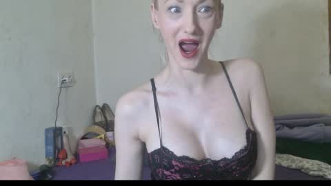 Snapshot of mistressmilly32 chatting on 01-17-26, 10:42 mistressmilly32 online show from 01-17-26, 10:42