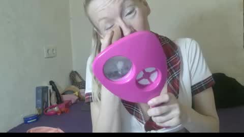 Snapshot of mistressmilly32 chatting on 01-19-26, 08:51 mistressmilly32 online show from 01-19-26, 08:51