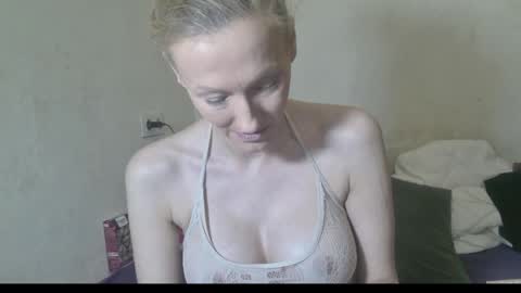 Snapshot of mistressmilly32 chatting on 01-31-26, 09:35 mistressmilly32 online show from 01-31-26, 09:35