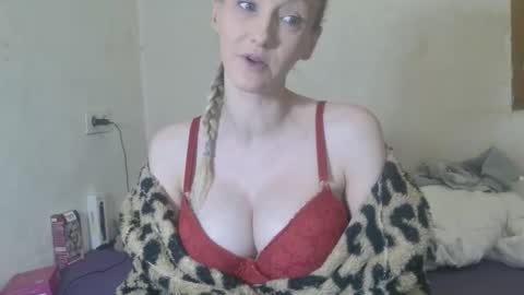 Snapshot of mistressmilly32 chatting on 02-03-26, 09:20 mistressmilly32 online show from 02-03-26, 09:20
