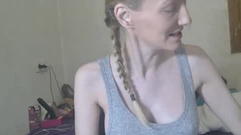 Snapshot of mistressmilly32 chatting on 02-06-26, 09:40 mistressmilly32 online show from 02-06-26, 09:40