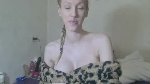 Snapshot of mistressmilly32 chatting on 02-08-26, 08:56 mistressmilly32 online show from 02-08-26, 08:56