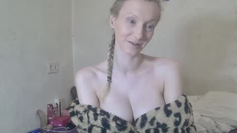 Snapshot of mistressmilly32 chatting on 02-10-26, 08:51 mistressmilly32 online show from 02-10-26, 08:51
