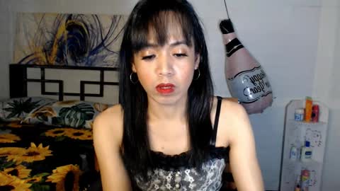 Snapshot of mistressnicoletrans chatting on 01-01-25, 09:28 SexyCutieNicole online show from 01-01-25, 09:28