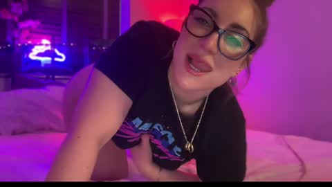 Snapshot of mistresssx chatting on 02-28-25, 02:53 Miss X online show from 02-28-25, 02:53