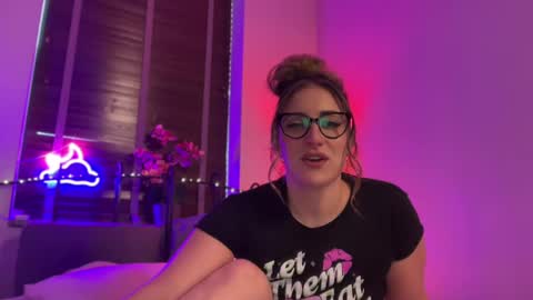 Snapshot of mistresssx chatting on 10-15-25, 08:20 Miss X online show from 10-15-25, 08:20