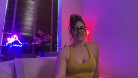 Snapshot of mistresssx chatting on 10-24-25, 03:19 Miss X online show from 10-24-25, 03:19