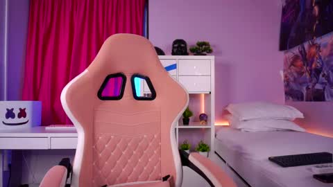 Snapshot of mistyreeds chatting on 02-09-26, 05:33 Misty online show from 02-09-26, 05:33