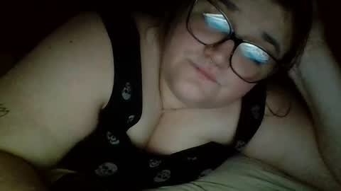 Snapshot of mitchellebunny7 chatting on 12-21-24, 02:37 MichelleBunny7 online show from 12-21-24, 02:37