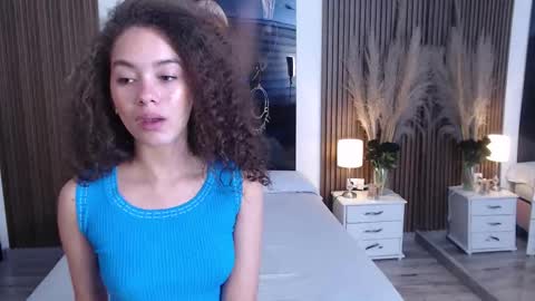 Snapshot of miticabrennet chatting on 09-25-25, 03:21 Mtica Brennet online show from 09-25-25, 03:21