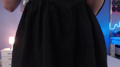 Snapshot of miticabrennet chatting on 10-04-25, 03:43 Mtica Brennet online show from 10-04-25, 03:43