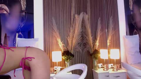 Snapshot of miticabrennet chatting on 11-20-25, 03:39 Mtica Brennet online show from 11-20-25, 03:39