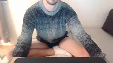 Snapshot of mitsch01 chatting on 12-27-24, 03:26 Mitsch online show from 12-27-24, 03:26