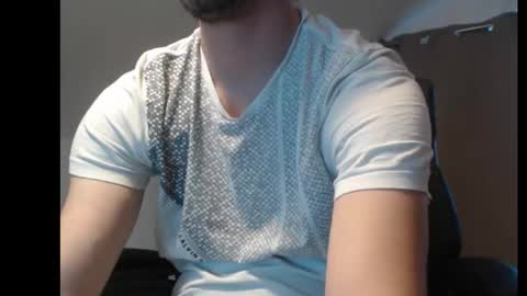 Snapshot of mitsch01 chatting on 11-11-25, 11:43 Mitsch online show from 11-11-25, 11:43