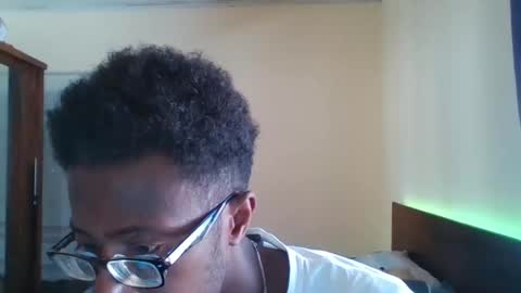 Snapshot of mixedboy_sexy chatting on 10-15-25, 09:31 mixedboy_sexy online show from 10-15-25, 09:31