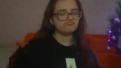 Snapshot of miyabe chatting on 01-10-26, 07:43 Milana online show from 01-10-26, 07:43