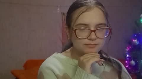 Snapshot of miyabe chatting on 01-12-26, 03:23 Milana online show from 01-12-26, 03:23