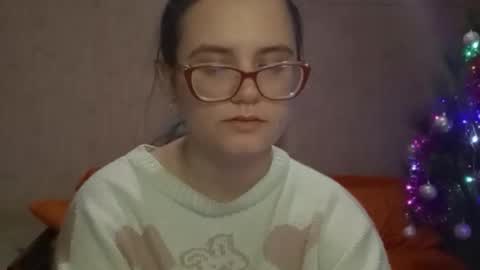 Snapshot of miyabe chatting on 01-12-26, 03:28 Milana online show from 01-12-26, 03:28