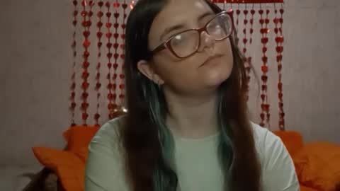 Snapshot of miyabe chatting on 02-13-26, 05:20 Milana online show from 02-13-26, 05:20