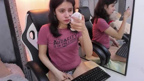 Snapshot of miyu_komori chatting on 02-11-26, 01:27 miyu_komori online show from 02-11-26, 01:27