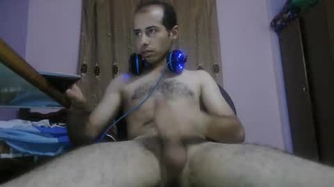 Snapshot of mj9800 chatting on 09-08-25, 11:59 mahmoud online show from 09-08-25, 11:59