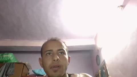 Snapshot of mj9800 chatting on 12-15-25, 12:04 mahmoud online show from 12-15-25, 12:04