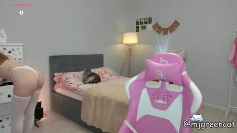 mj  online show from 01-27-25, 04:43