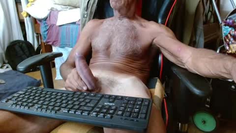 Snapshot of mjmadurengue chatting on 12-20-24, 01:03 Mario jose online show from 12-20-24, 01:03