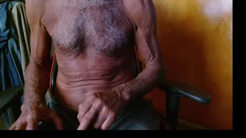 Snapshot of mjmadurengue chatting on 01-02-25, 10:01 Mario jose online show from 01-02-25, 10:01