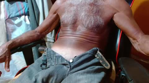 Snapshot of mjmadurengue chatting on 01-31-25, 02:48 Mario jose online show from 01-31-25, 02:48