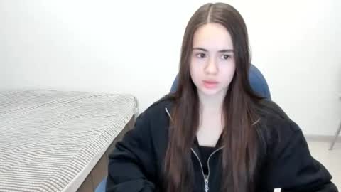 Snapshot of mmm_bananaa_ chatting on 12-09-24, 05:30 Beata online show from 12-09-24, 05:30