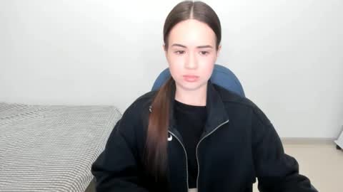 Snapshot of mmm_bananaa_ chatting on 01-17-25, 04:36 Beata online show from 01-17-25, 04:36