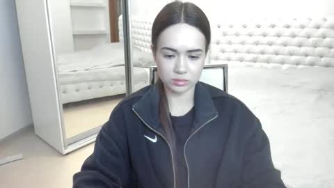 Snapshot of mmm_bananaa_ chatting on 01-17-25, 07:38 Beata online show from 01-17-25, 07:38