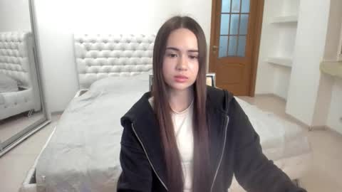 Snapshot of mmm_bananaa_ chatting on 01-21-25, 08:32 Beata online show from 01-21-25, 08:32