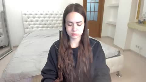 Snapshot of mmm_bananaa_ chatting on 01-22-25, 05:49 Beata online show from 01-22-25, 05:49