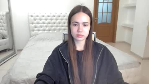 Snapshot of mmm_bananaa_ chatting on 01-27-25, 07:13 Beata online show from 01-27-25, 07:13