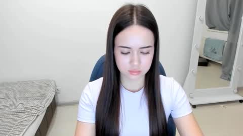 Snapshot of mmm_bananaa_ chatting on 01-28-25, 03:14 Beata online show from 01-28-25, 03:14