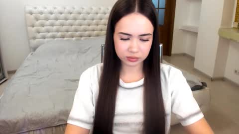 Snapshot of mmm_bananaa_ chatting on 02-08-25, 04:36 Beata online show from 02-08-25, 04:36