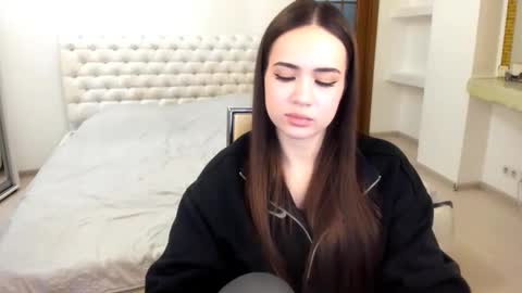 Snapshot of mmm_bananaa_ chatting on 02-09-25, 09:17 Beata online show from 02-09-25, 09:17