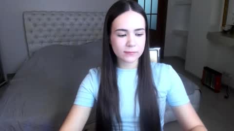 Snapshot of mmm_bananaa_ chatting on 02-11-25, 06:22 Beata online show from 02-11-25, 06:22