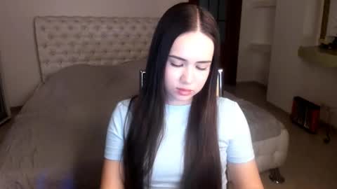 Snapshot of mmm_bananaa_ chatting on 02-11-25, 09:25 Beata online show from 02-11-25, 09:25