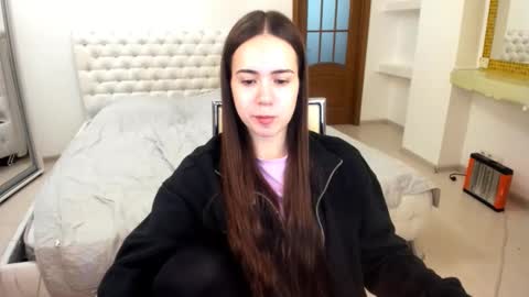 Snapshot of mmm_bananaa_ chatting on 02-12-25, 06:30 Beata online show from 02-12-25, 06:30